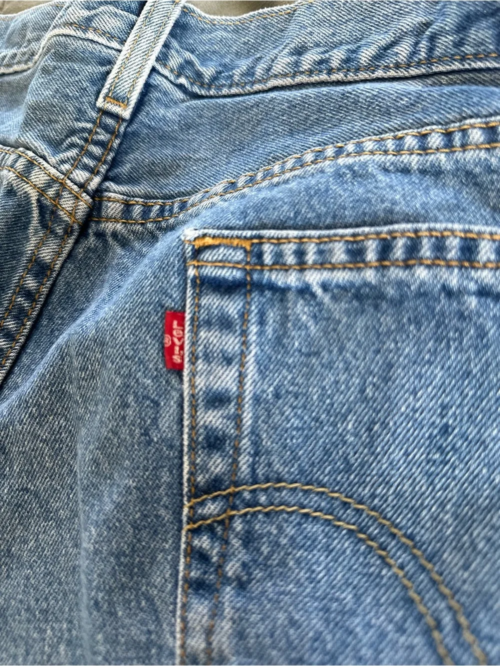Levis levi jean